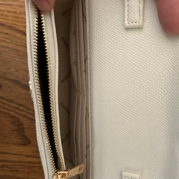 Purse - Picture 3 of 4